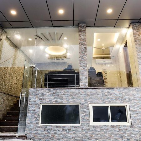 Hotel Moreton Igi Airport Új-Delhi Kültér fotó