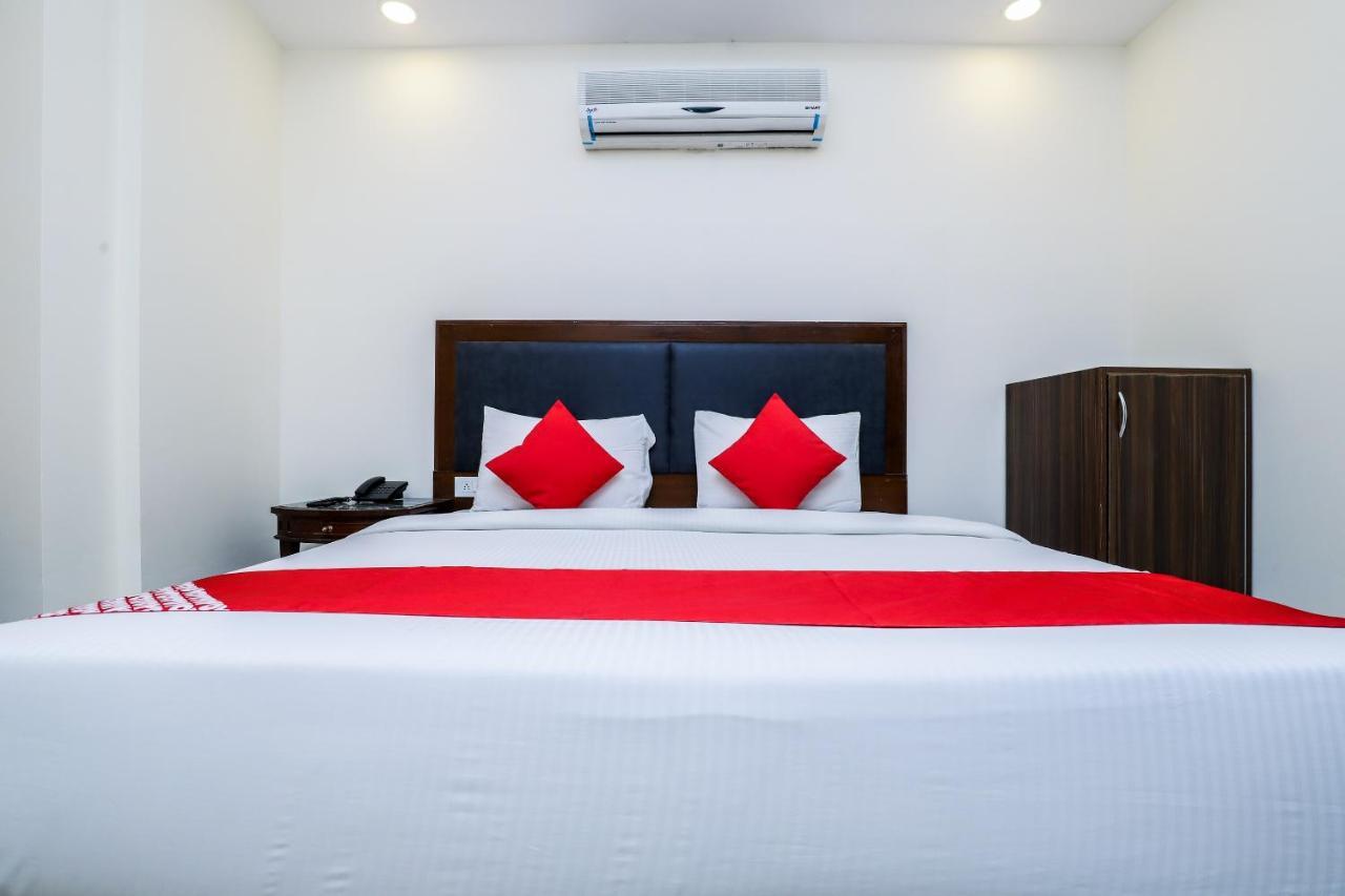 Hotel Moreton Igi Airport Új-Delhi Kültér fotó