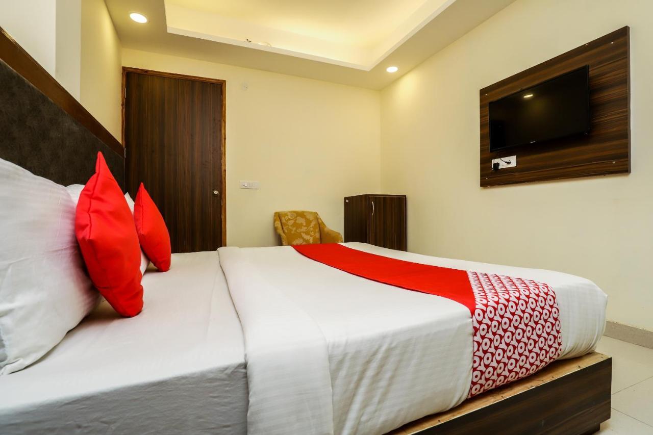 Hotel Moreton Igi Airport Új-Delhi Kültér fotó