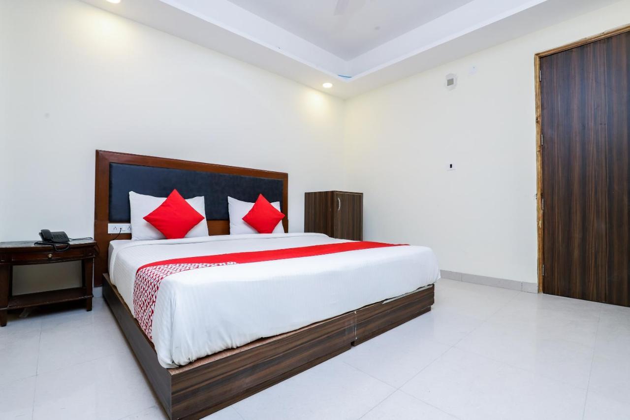 Hotel Moreton Igi Airport Új-Delhi Kültér fotó