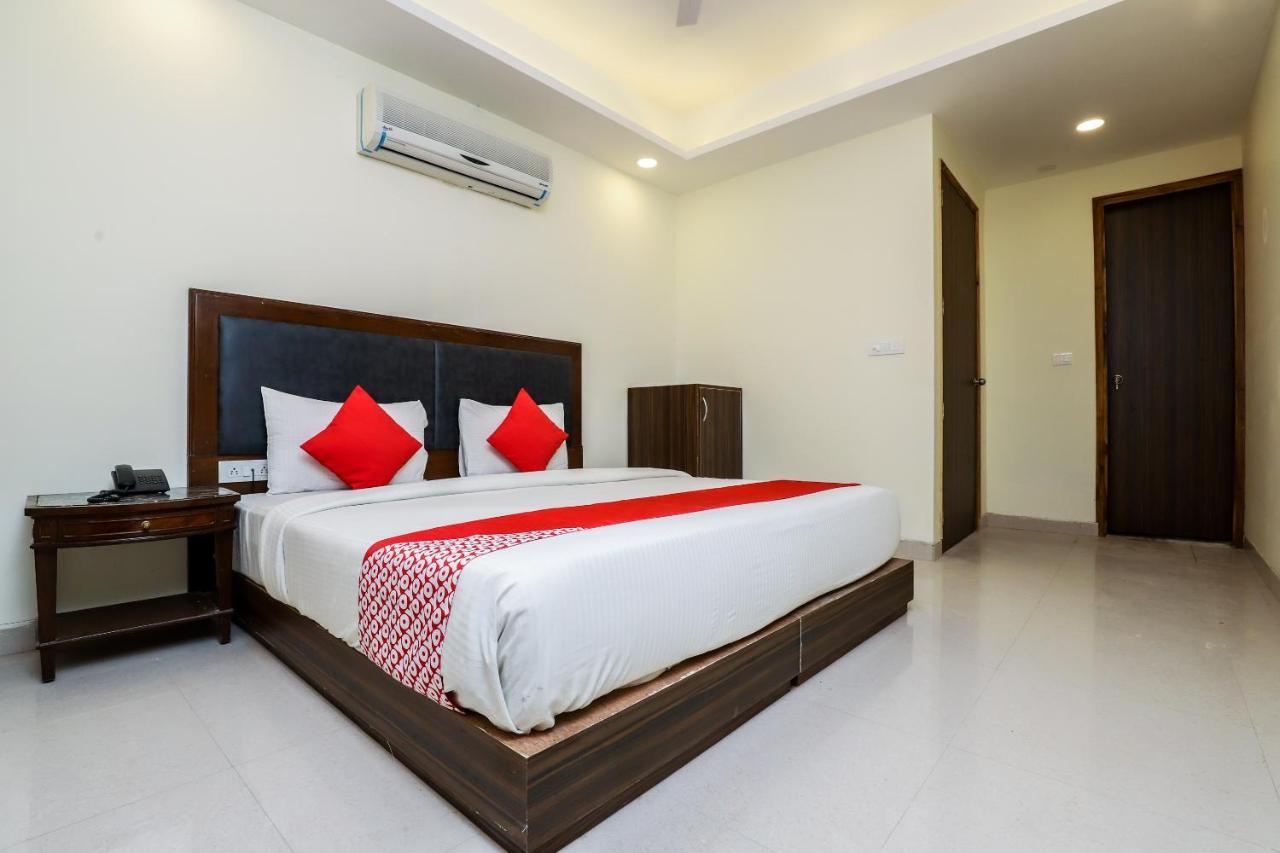Hotel Moreton Igi Airport Új-Delhi Kültér fotó